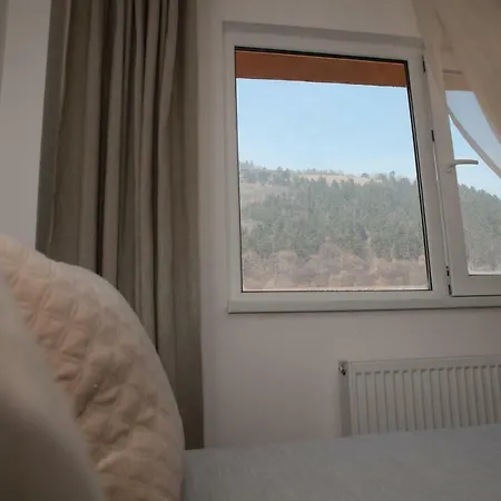 Cozy In Apartment *